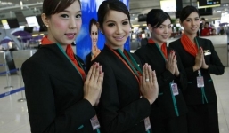 Phát sốt dàn nữ tiếp viên hàng không chuyển giới xinh đẹp của Thái Lan